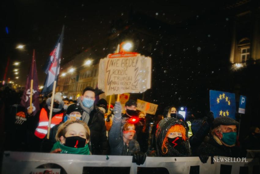 Strajk Kobiet 2021: NIE dla pseudo wyroku - manifestacja we Wrocławiu