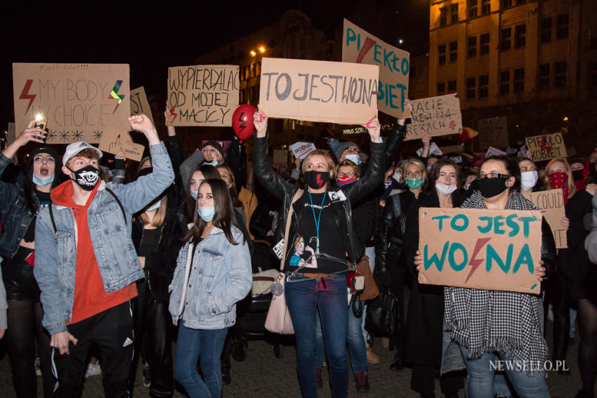 Strajk Kobiet: To jest Wojna - manifestacja w Poznaniu