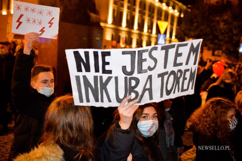 Strajk Kobiet: To jest Wojna - manifestacja w Poznaniu