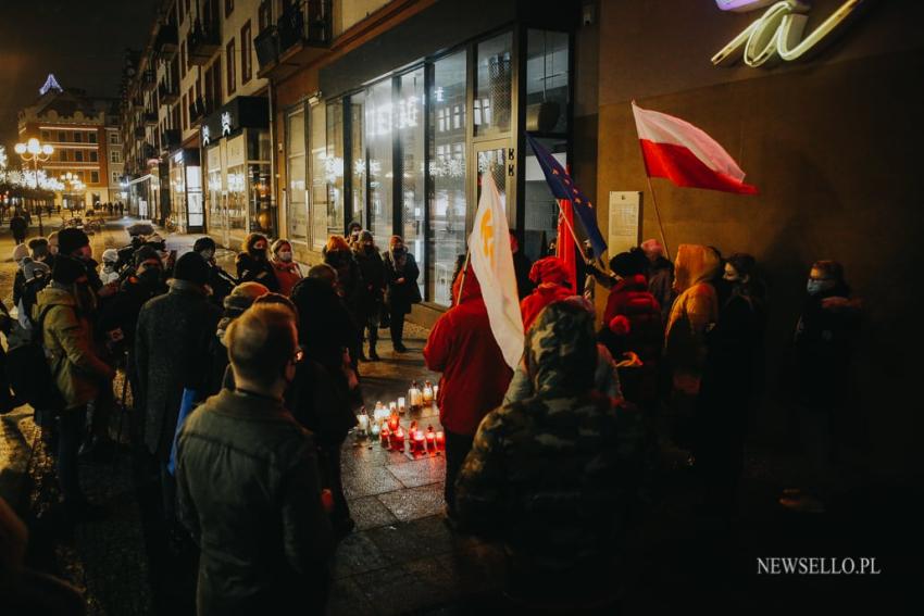 We Wrocławiu zapłonęło serce dla Pawła Adamowicza