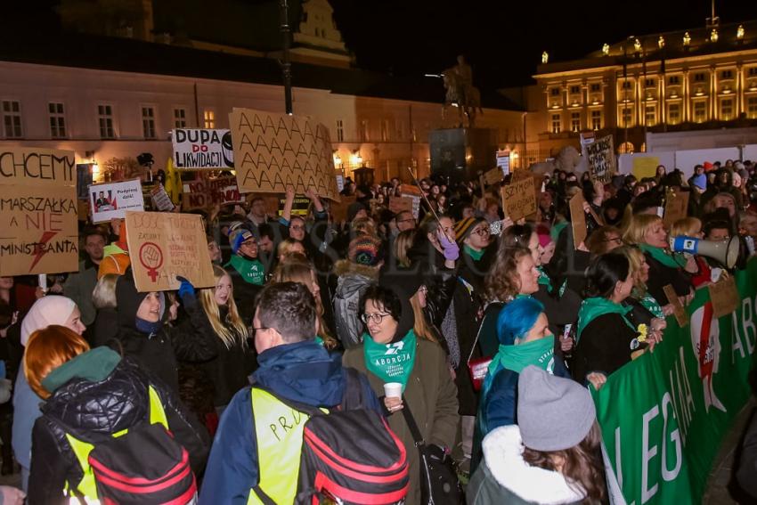 Strajk Kobiet protestował w Warszawie