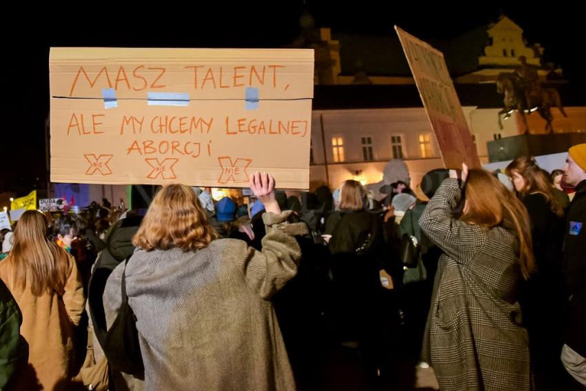 Strajk Kobiet protestował w Warszawie