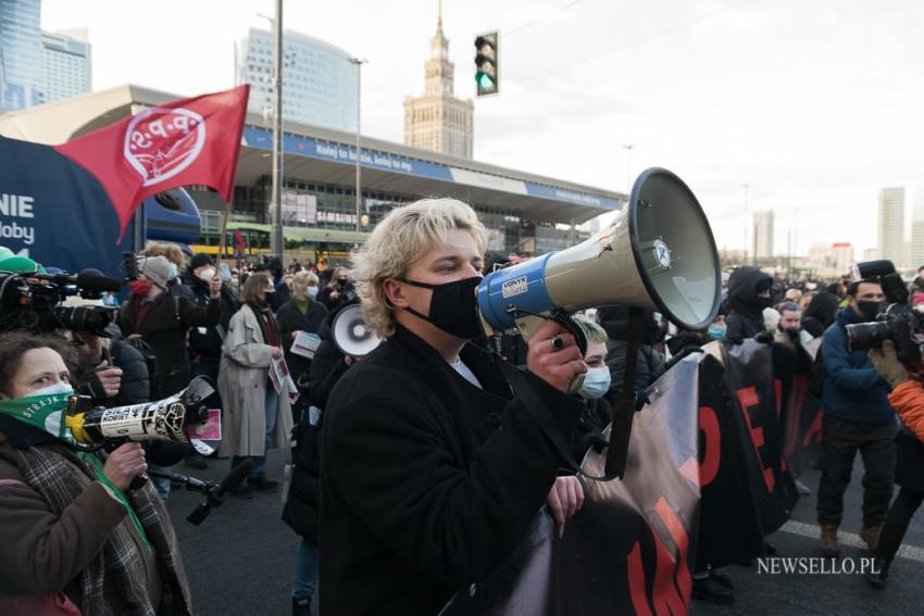 Dzień kobiet bez kompromisów - manifestacja w Warszawie