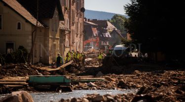 Stronie Śląskie w ruinach: skutki niszczycielskiej powodzi