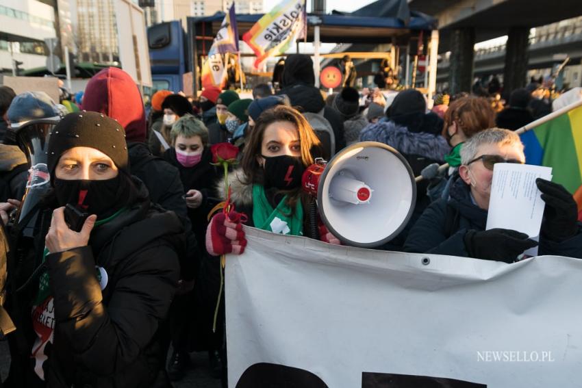 Dzień kobiet bez kompromisów - manifestacja w Warszawie