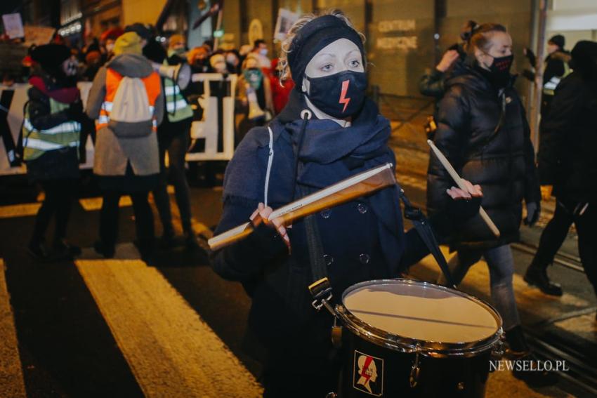 Strajk Kobiet 2021: NIE dla pseudo wyroku - manifestacja we Wrocławiu