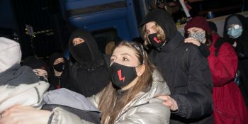 Dzień kobiet bez kompromisów - manifestacja w Warszawie