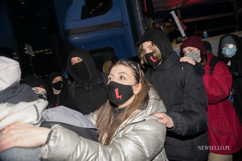 Dzień kobiet bez kompromisów - manifestacja w Warszawie