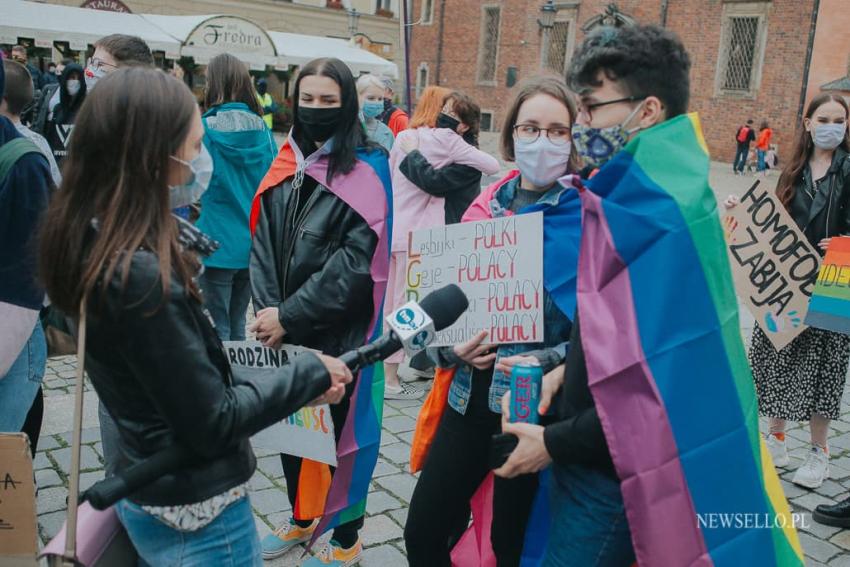 Protest przeciwko "Karcie Nienawiści" we Wrocławiu