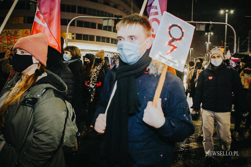 Strajk Kobiet 2021: NIE dla pseudo wyroku - manifestacja we Wrocławiu