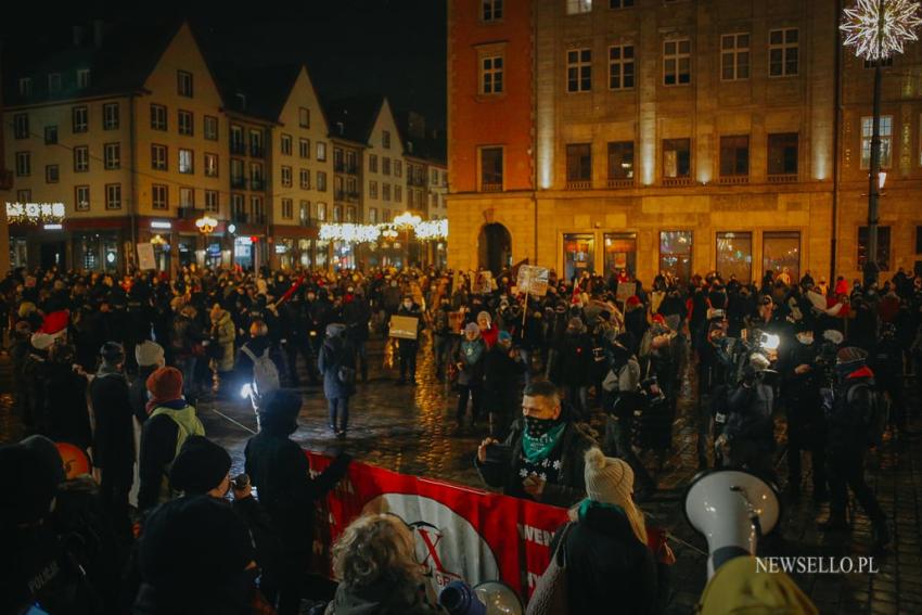 Strajk Kobiet 2021: NIE dla pseudo wyroku - manifestacja we Wrocławiu