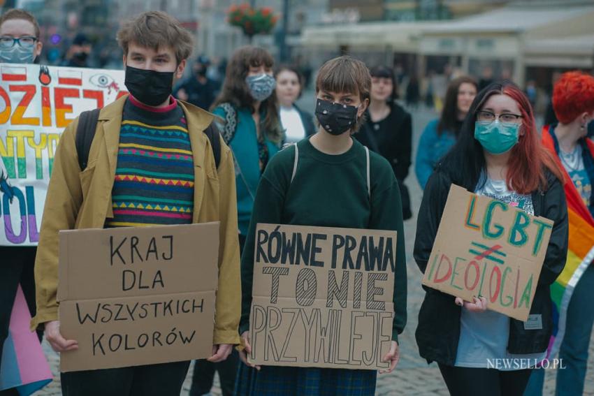 Protest przeciwko "Karcie Nienawiści" we Wrocławiu