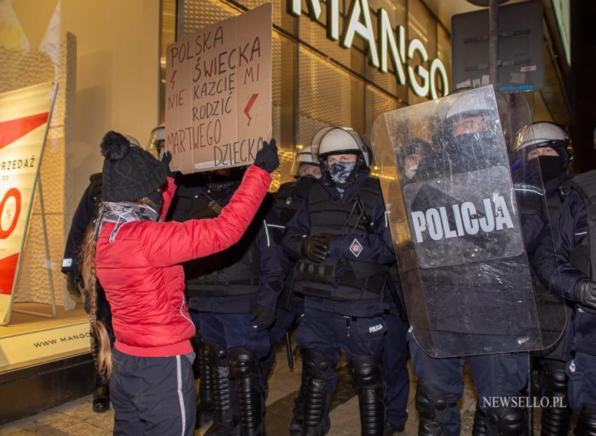 Strajk Kobiet 2021: Czas próby - manifestacja w Warszawie