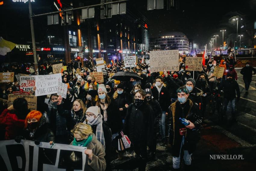 Strajk Kobiet 2021: NIE dla pseudo wyroku - manifestacja we Wrocławiu