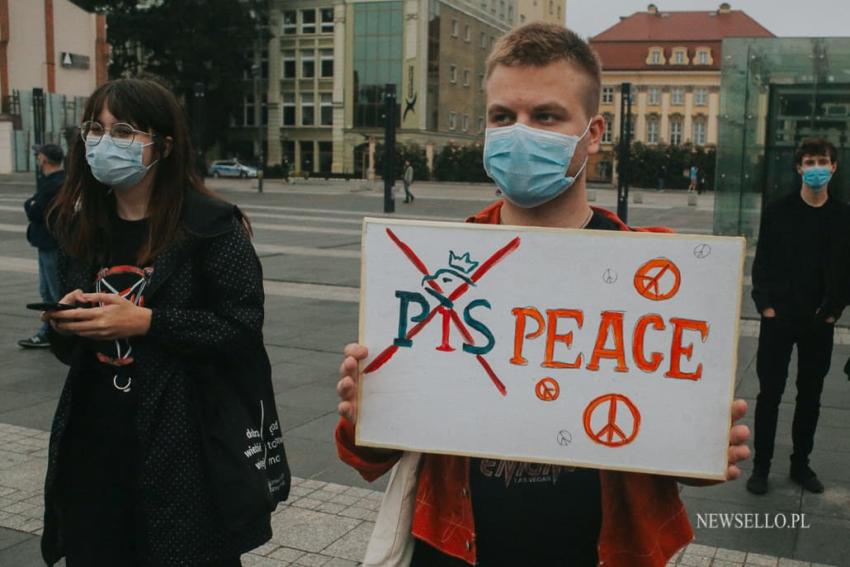 Protest przeciwko "Karcie Nienawiści" we Wrocławiu