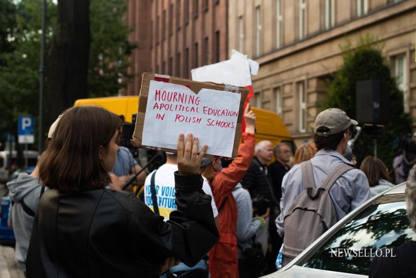 HiT happens - wielki protest przeciwko HiT-owi w szkołach