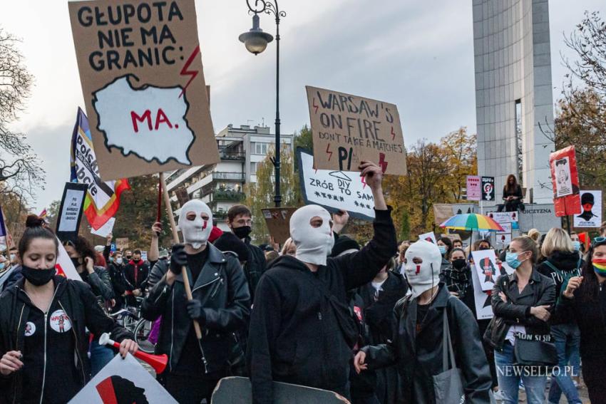 Strajk Kobiet: Manifestacja w Warszawie