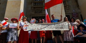 W obronie polskiej szkoły - demonstracja we Wrocławiu