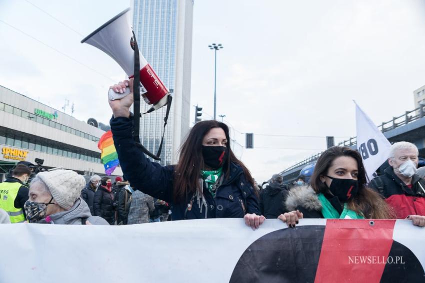 Dzień kobiet bez kompromisów - manifestacja w Warszawie