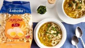 Przepisy na tradycyjne zupy - przywołaj smak domowych chwil!