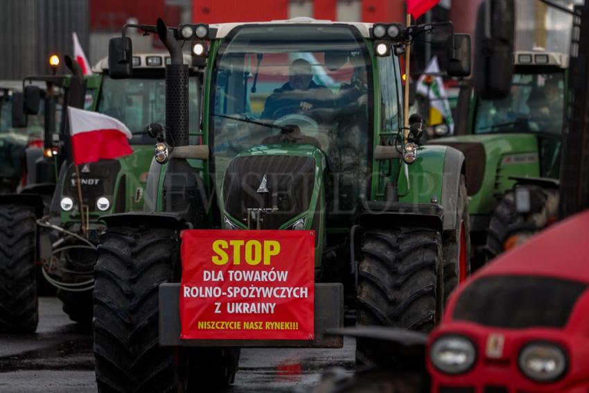 Minister Rolnictwa Michał Kołodziejczak na proteście rolników w Nysie.