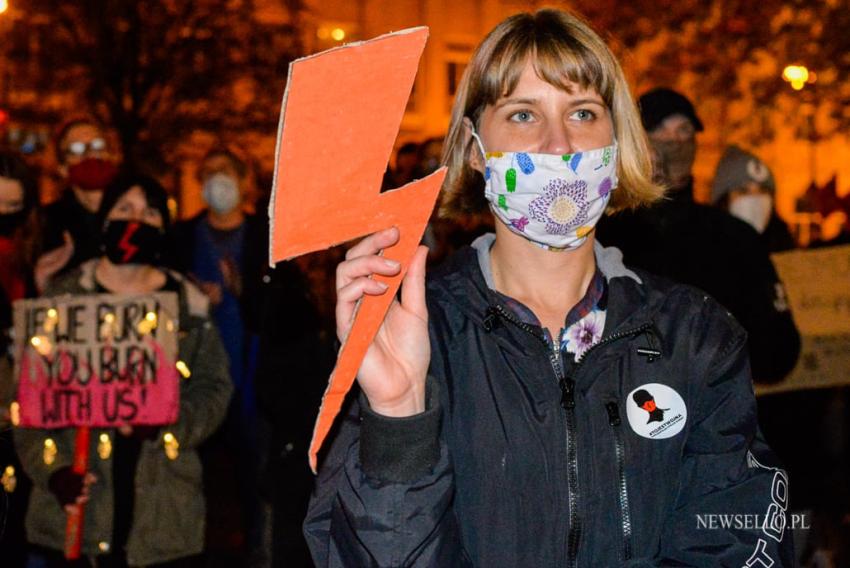 Strajk Kobiet: Łapy precz od Nauczycieli - manifestacja w Poznaniu