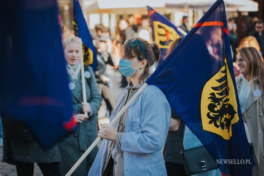 Młodzi solidarnie z medykami - protest we Wroclawiu