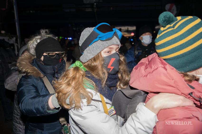 Dzień kobiet bez kompromisów - manifestacja w Warszawie