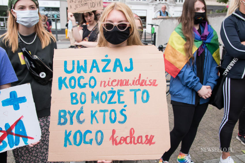 Protest przeciwko "Karcie Nienawiści" w Poznaniu