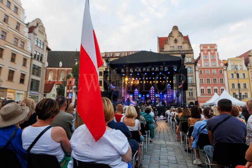 80. rocznica Powstania Warszawskiego: widowisko "Godzina W Obrazach" - we Wrocławiu