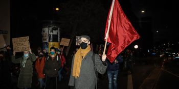 Strajk Kobiet: Kartonowa procesja - manifestacja we Wrocławiu