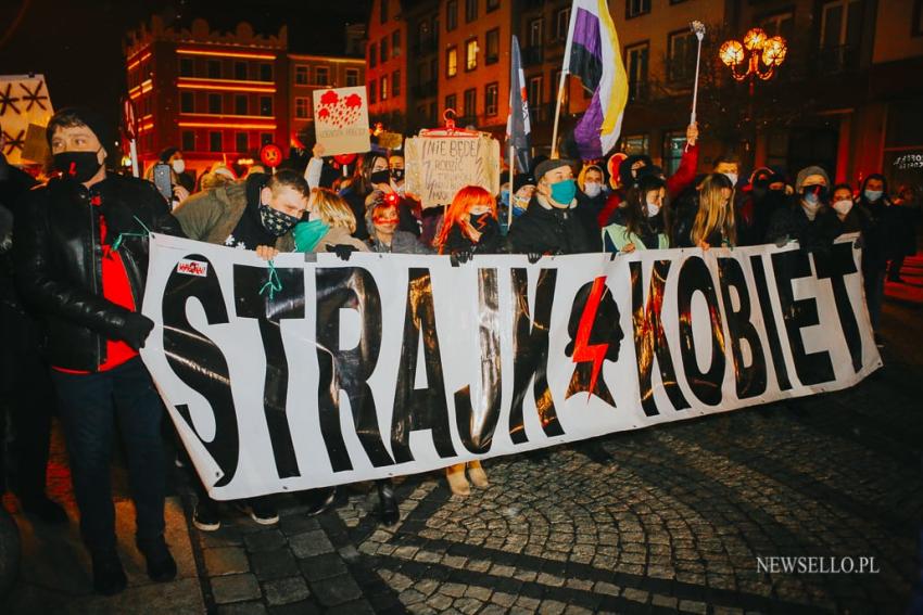 Strajk Kobiet 2021: NIE dla pseudo wyroku - manifestacja we Wrocławiu