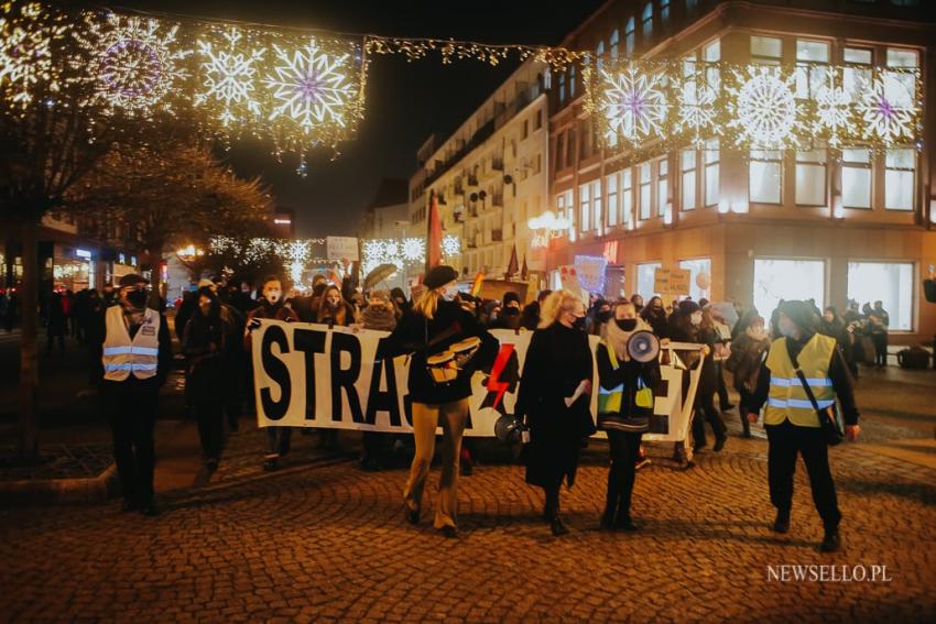 Strajk Kobiet: Stan wojny z kobietami - manifestacja we Wrocławiu