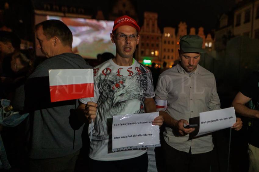 Pokaz filmu “Zielona Granica” we Wrocławiu zakłócony przez manifestację narodowców