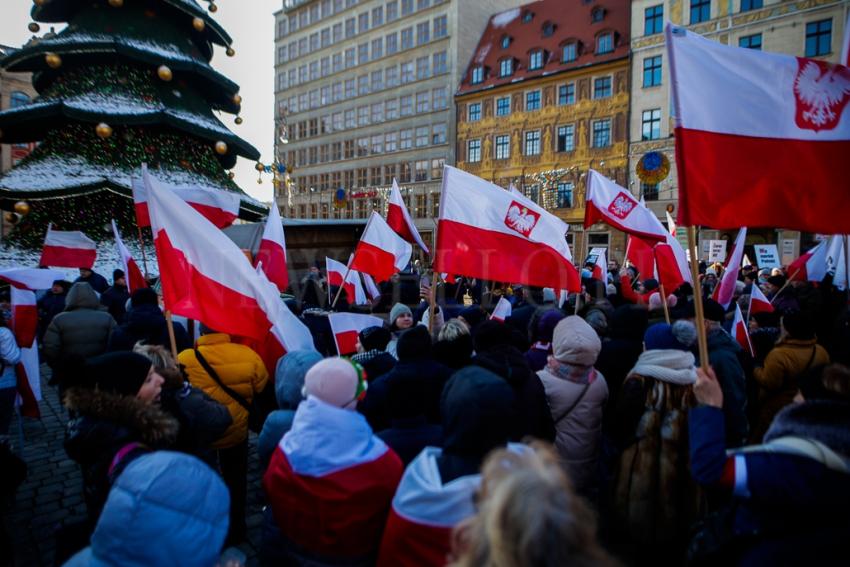 "Protest Wolnych Polaków" na rynku we Wrocławiu.