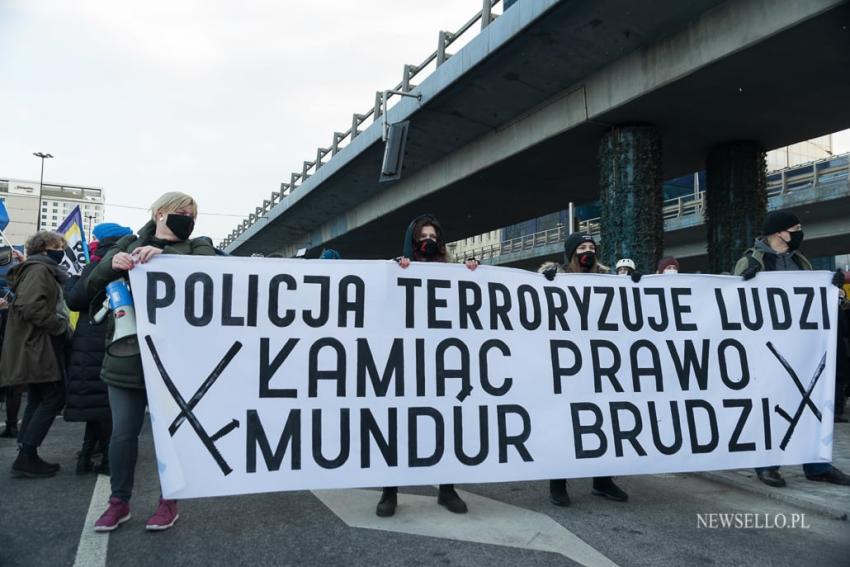 Dzień kobiet bez kompromisów - manifestacja w Warszawie