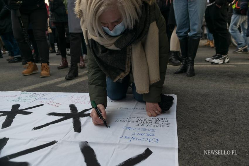 Dzień kobiet bez kompromisów - manifestacja w Warszawie