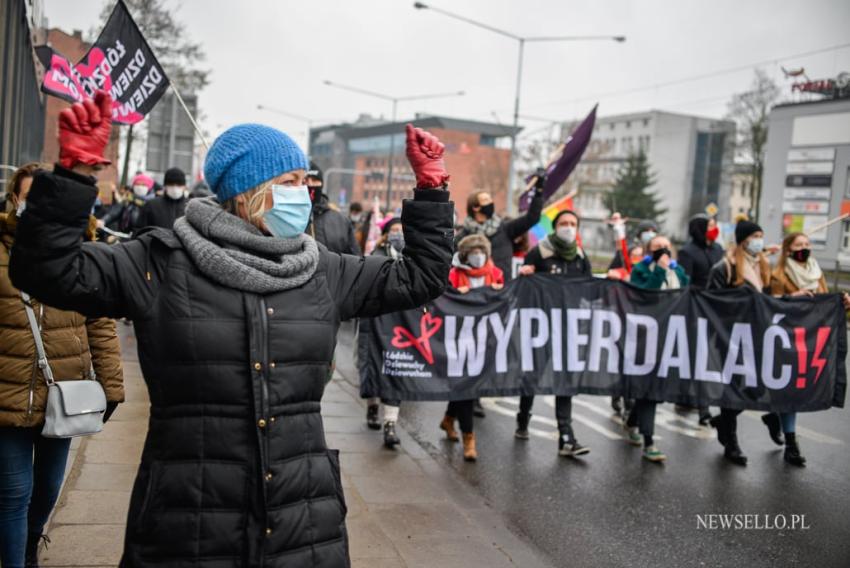 Strajk Kobiet: Solidarne przeciw przemocy władzy - manifestacje w Łodzi