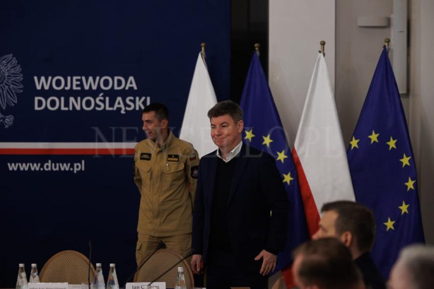 Premier Donald Tusk w sztabie kryzysowym we Wrocławiu