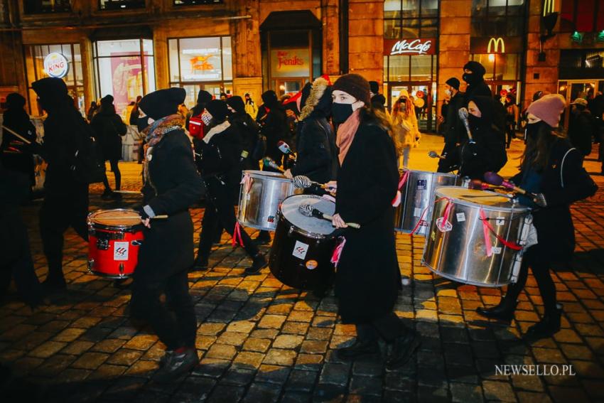 Strajk Kobiet 2021: NIE dla pseudo wyroku - manifestacja we Wrocławiu