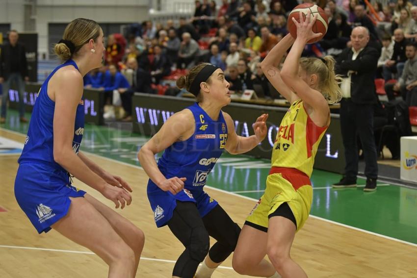 1KS Ślęza Wrocław - VBW Arka Gdynia 42:83