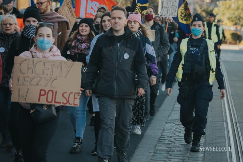 Młodzi solidarnie z medykami - protest we Wroclawiu