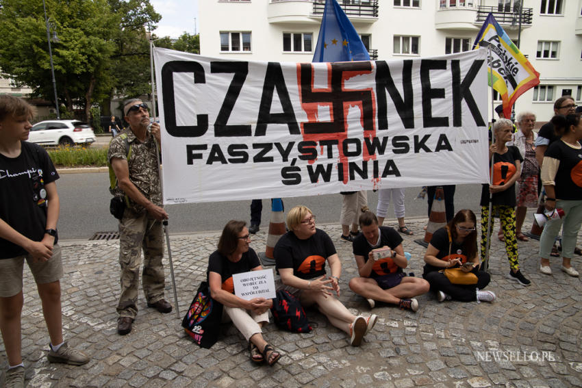 Gruntujemy Cnoty Niewieście - manifestacja w Warszawie