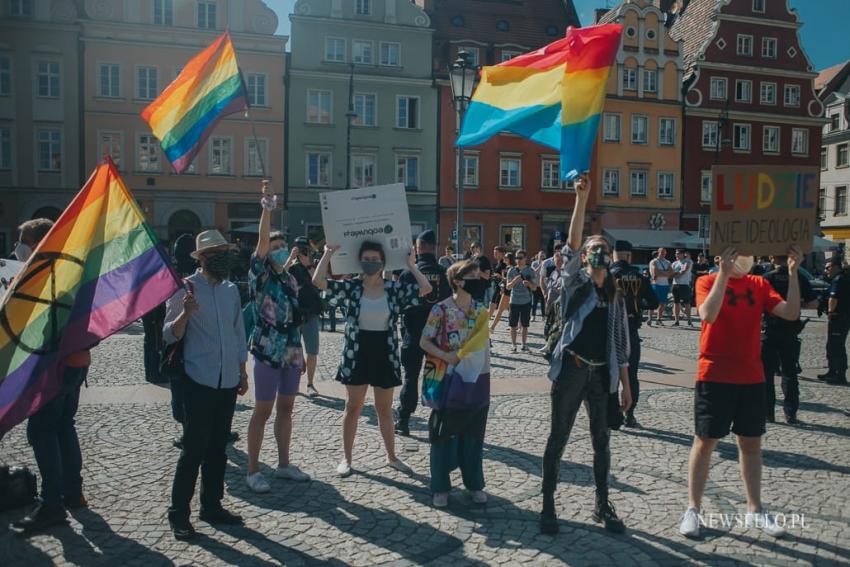 Stop przemocy wobec osób LGBTQIA+ - manifestacja we Wrocławiu