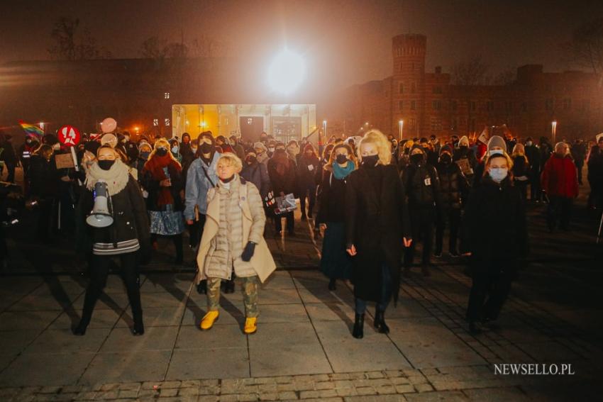 Strajk Kobiet: Stan wojny z kobietami - manifestacja we Wrocławiu