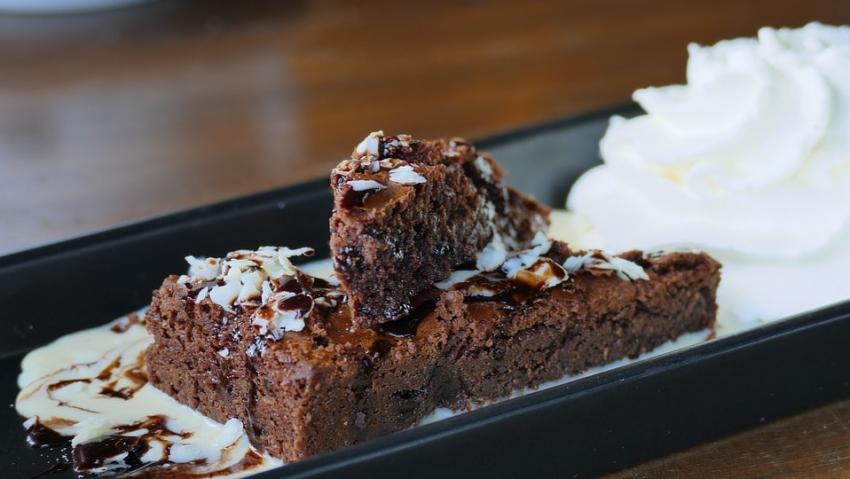Bezglutenowe brownie – przepis na szybkie i udane ciasto [fot. Pixabay]