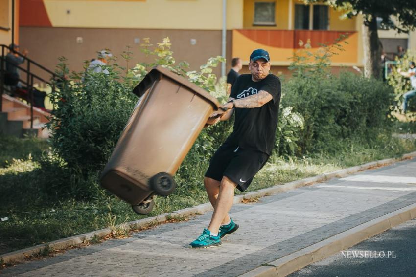 Zamieszki przed komendą policji w Lubinie